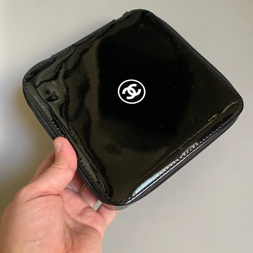 CHANEL MAKE UP VANITY BLACK PATENT CASE